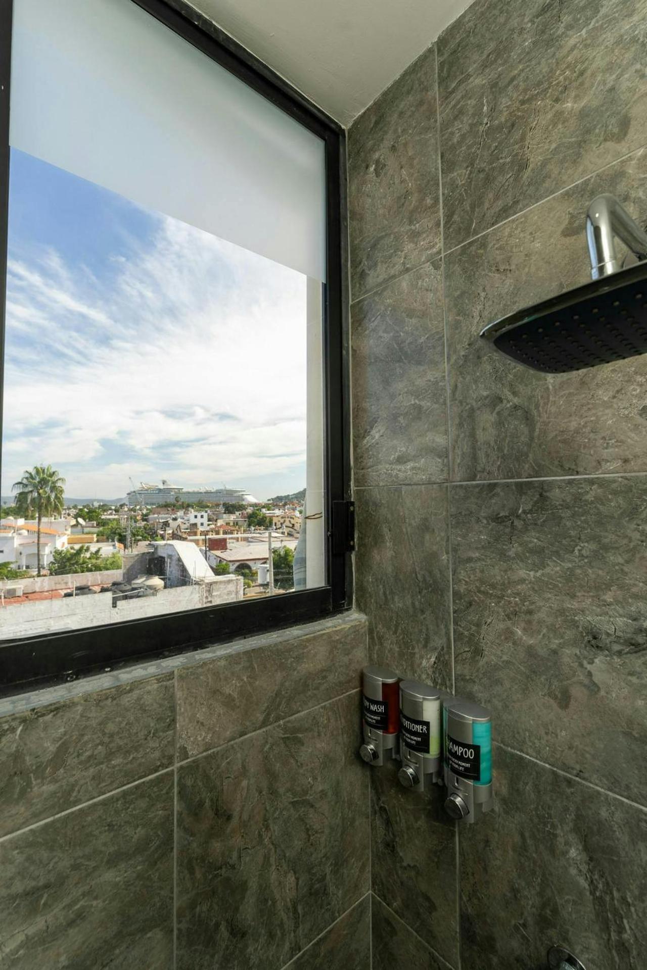 New & Modern, 5 Star Area, Walk 2 Beach, Pool, Views, King Bed Mazatlán Eksteriør billede